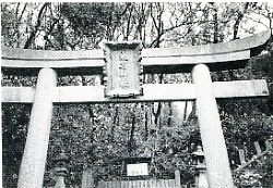 写真3-1-2　馬頭大明神を祭る桑名神社
