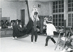 写真2-1-27　中学生の北方獅子舞「三番叟」